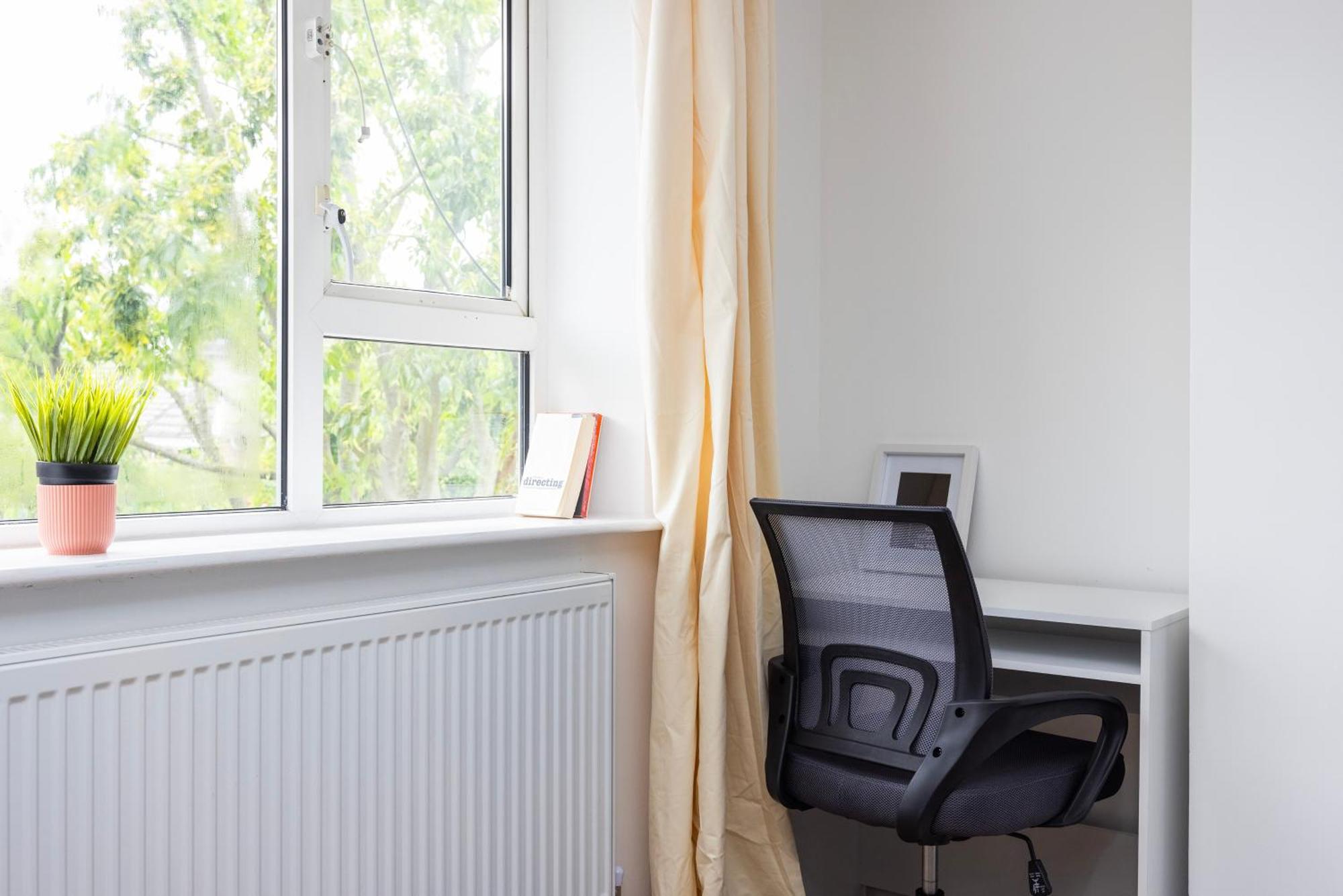 Excel O2 Stunning Large 3 Bedroom Apartment With Balcony London Bagian luar foto